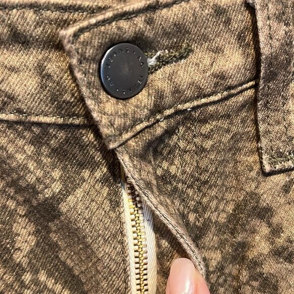 Adriano Goldschmied “Etta” Snake Print High Rise Wide Leg in Sepia Brown Size 25 - Picture 4 of 13